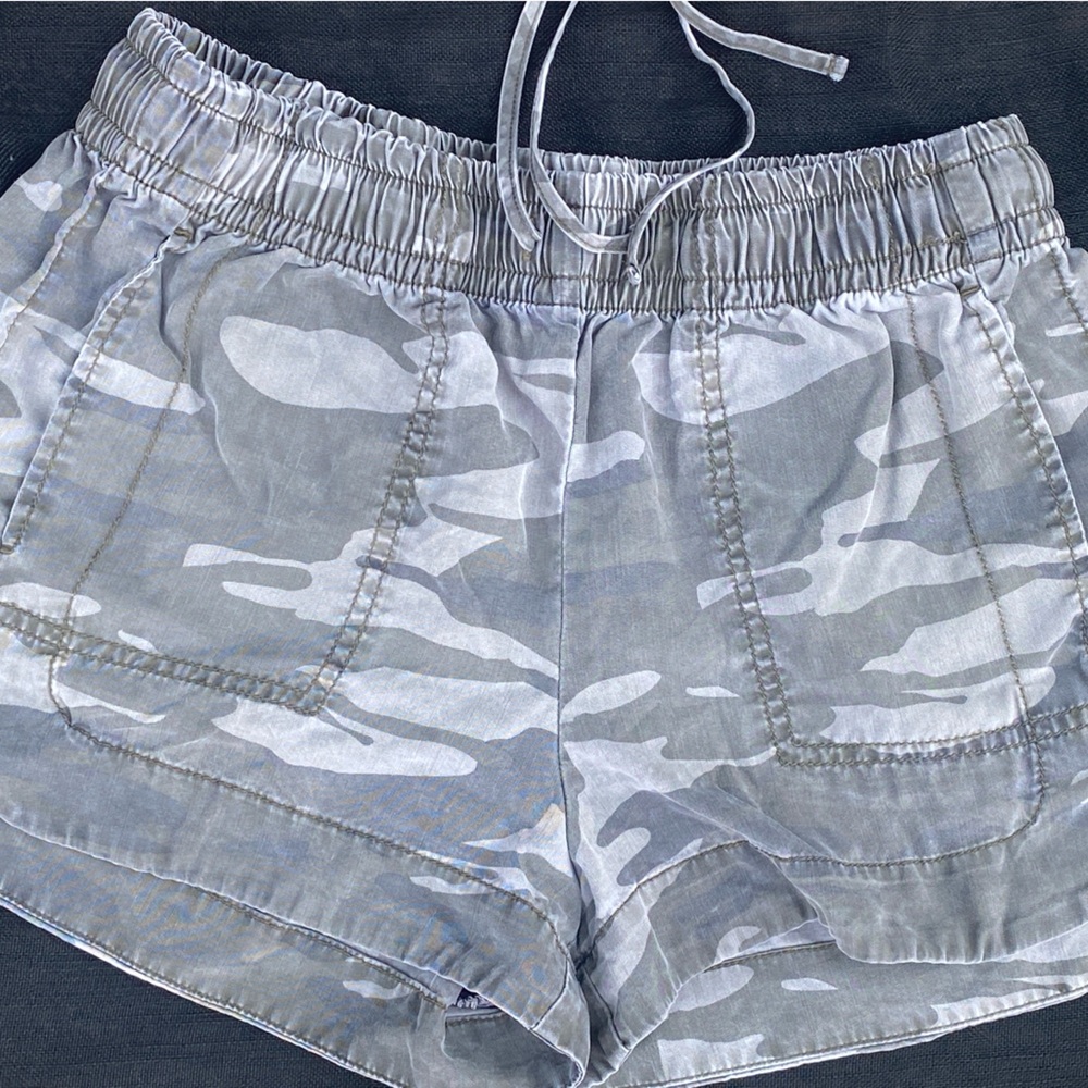 Express Gray Camo Women Shorts